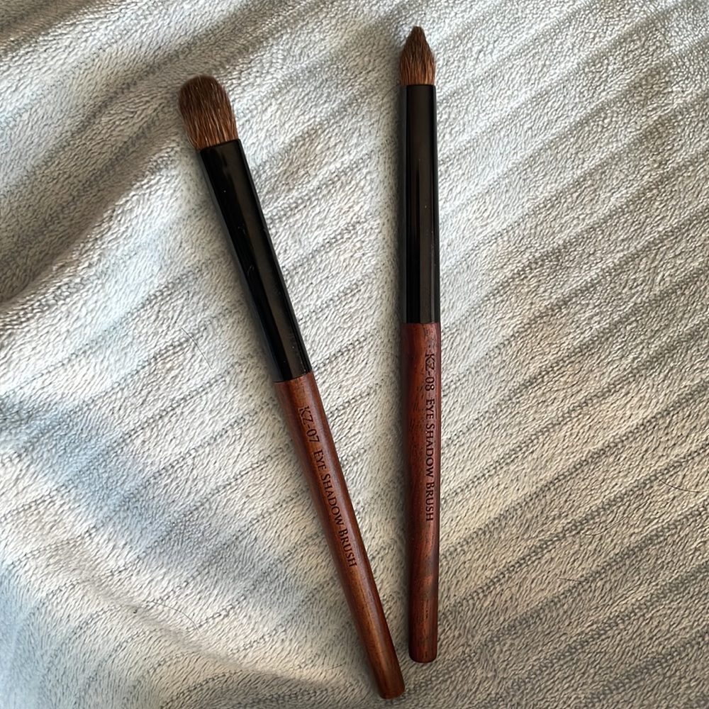 SOLD-Chikuhodo Kazan Squirrel Homare ‘honor’ series KZ7 and KZ8 Eye Brushes